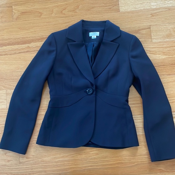 Ann Taylor loft suit set. Black 0 petite. Blazer and pants. - Picture 2 of 10